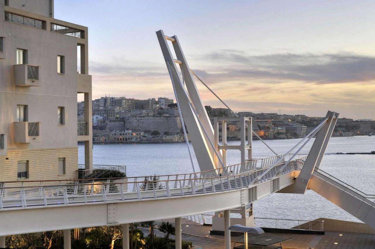 Luxurious Apt With Ocean Views And Pool In Tigne Point Sliema Luaran gambar