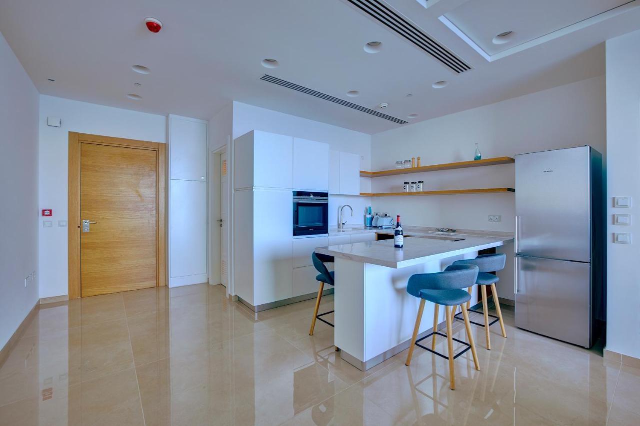 Luxurious Apt With Ocean Views And Pool In Tigne Point Sliema Luaran gambar
